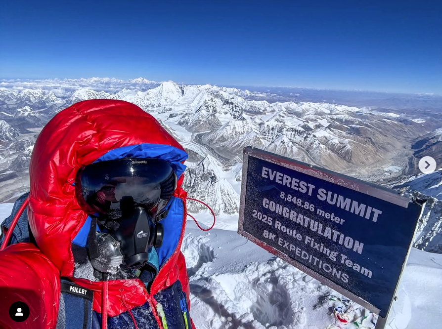 Karel Abraham climbs Mt Everest (@karel_abraham17)